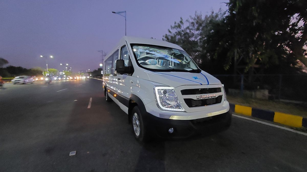 9,12,17 Seater Luxury Maharaja Force Urbania Rental Service Delhi
