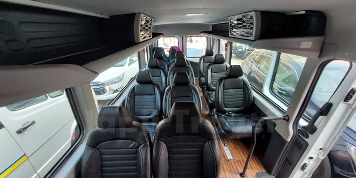 9,12,17 Seater Luxury Maharaja Force Urbania Rental Service Delhi ...